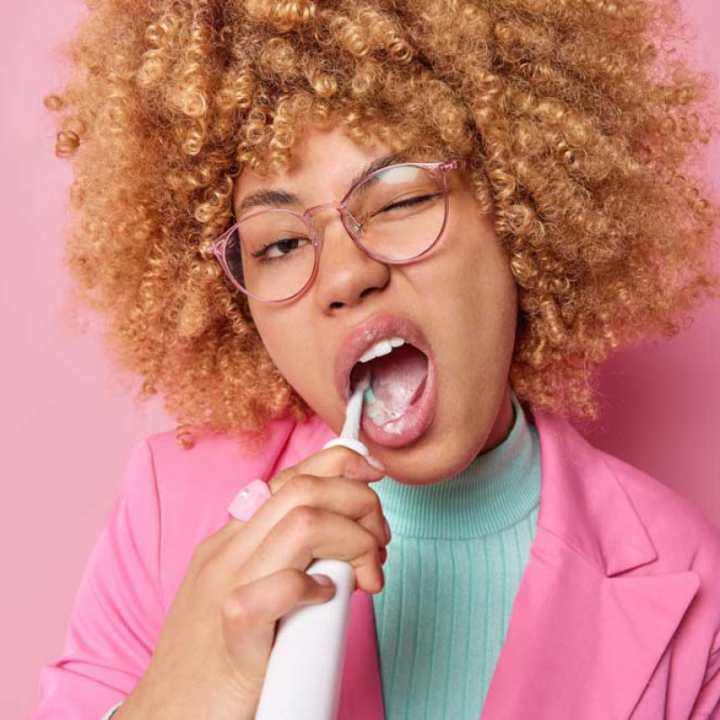 How To Clean Tongue? What Are The Benefits Of Tongue Cleaning? 