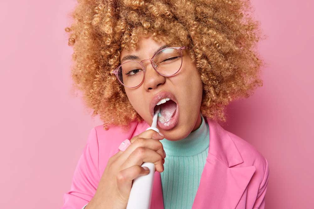 How To Clean Tongue? What Are The Benefits Of Tongue Cleaning? 