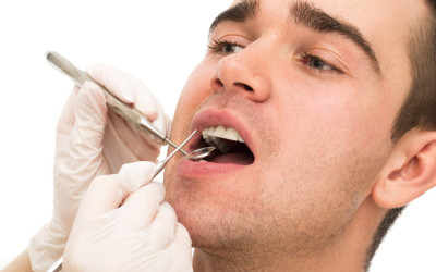 Diş Eti Çekilmesi: Nedenleri ve Tedavi Seçenekleri