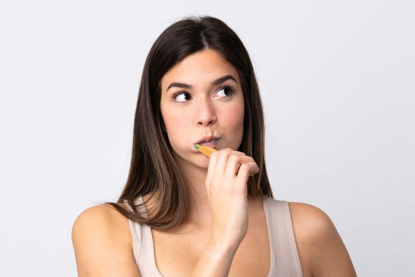 Diş Fırçalama Sırasında Kaçınmanız Gereken Hatalar