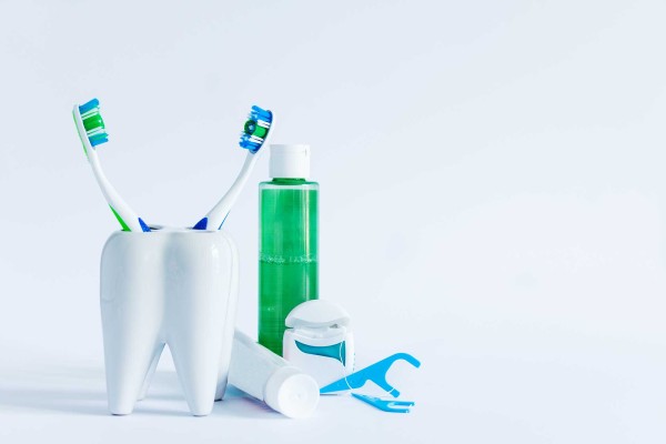 Diş Fırçalama Yeterli mi? Ağız Bakımının Önemi