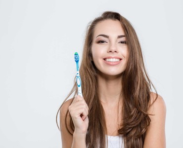 6 Mistakes to Avoid While Brushing Your Teeth