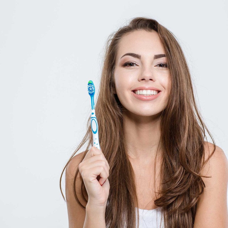 6 Mistakes to Avoid While Brushing Your Teeth