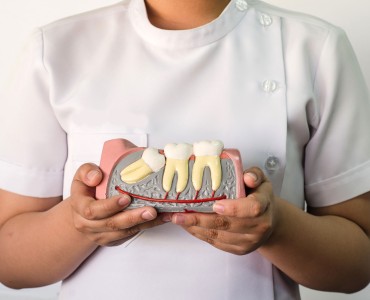 Gömülü Diş Nedir? Gömülü Diş Ameliyatı Nasıl Yapılır?
