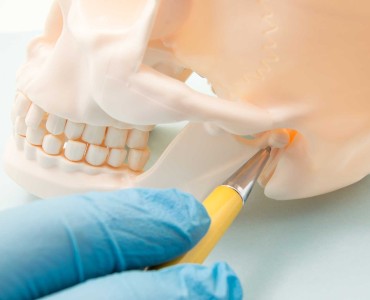 Temporomandibular Eklem (TME) Bozukluğu: Nedenleri, Belirtileri ve Tedavisi