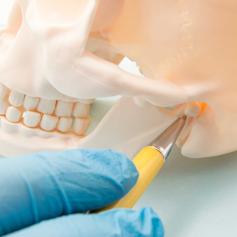 Temporomandibular Eklem (TME) Bozukluğu: Nedenleri, Belirtileri ve Tedavisi